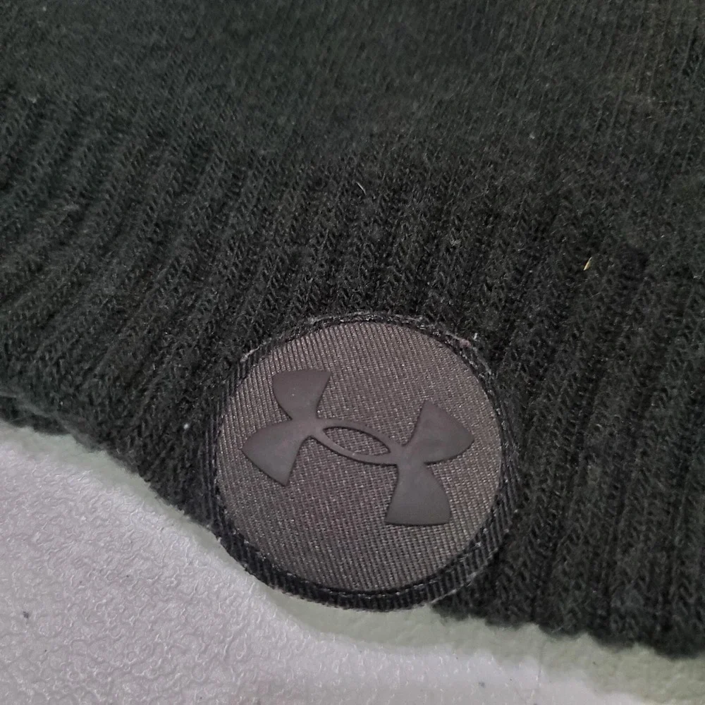 Under Armour Men‎ Hat One Size Black Striped Beanie Logo Halftime Fleece Pom